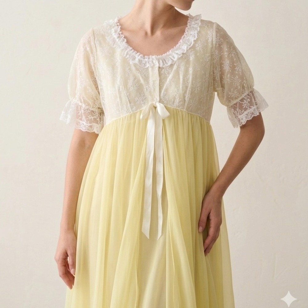 Vtg Yellow Sheer Lace Peignoir Set Nightgown and Robe Maxi Length Small